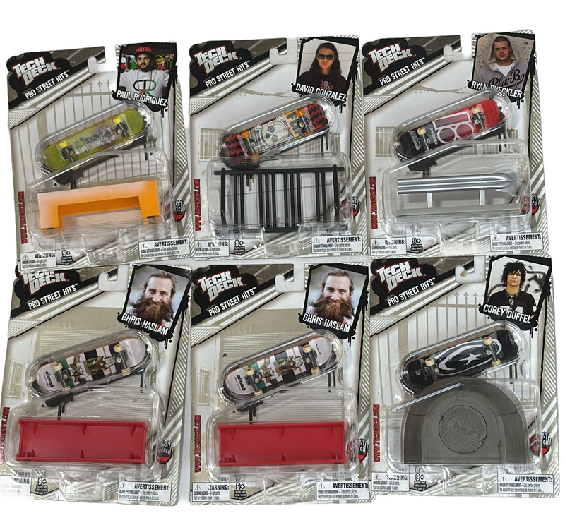Tech Deck Street Hits Fingerboard and Skate Obstacle - 6 Pack